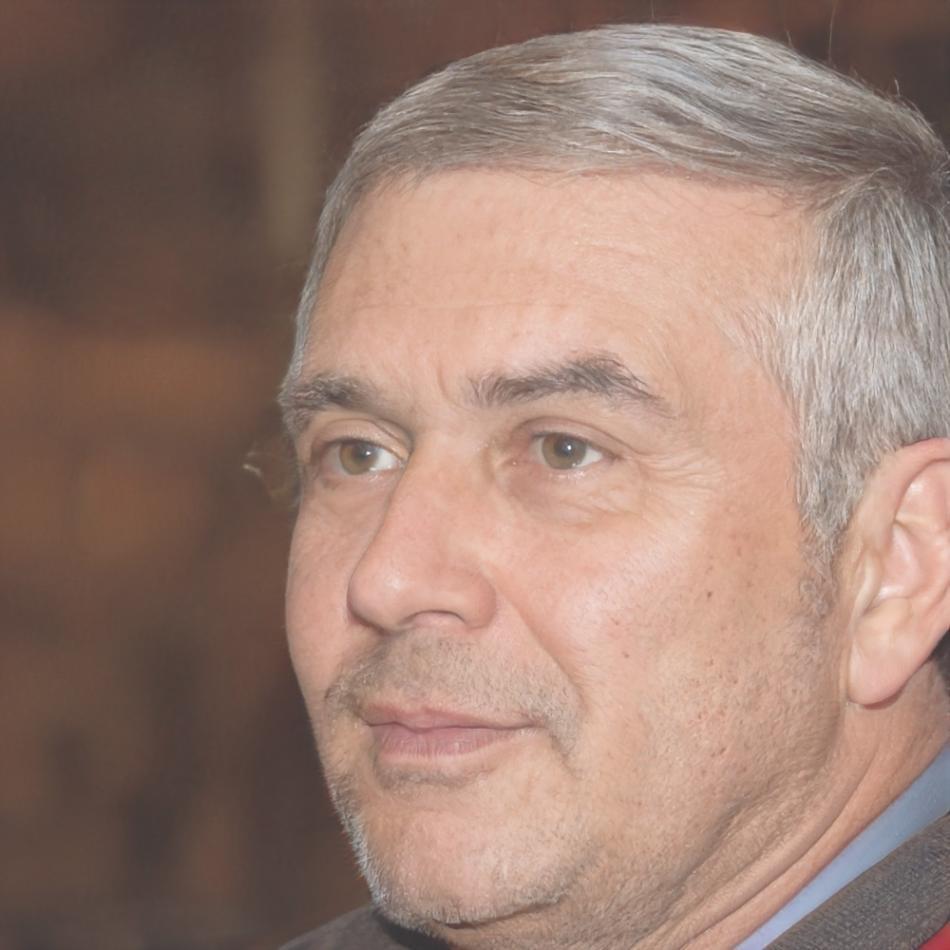 Portret Dragoş Petrescu